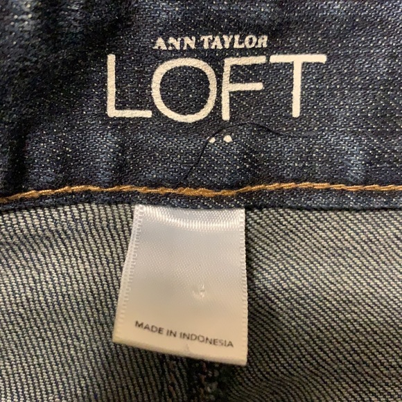 Ann Taylor LOFT original boot jeans in size 10. Excellent preowned condition. - Picture 4 of 9